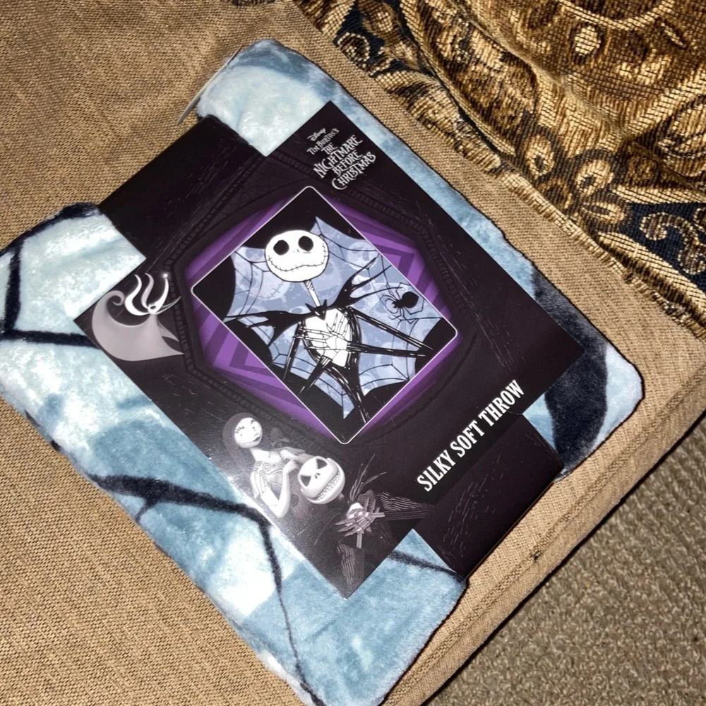 Nightmare Before Christmas - Disney Throw Blanket 60” x 46”  Black & White NWT